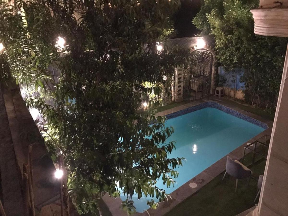 Villa Trio With Coverable Private Pool In Compound Near Mall Of Egypt *