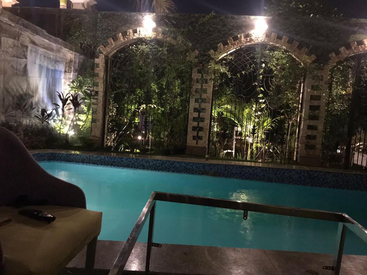 Villa Trio With Coverable Private Pool In Compound Near Mall Of Egypt *