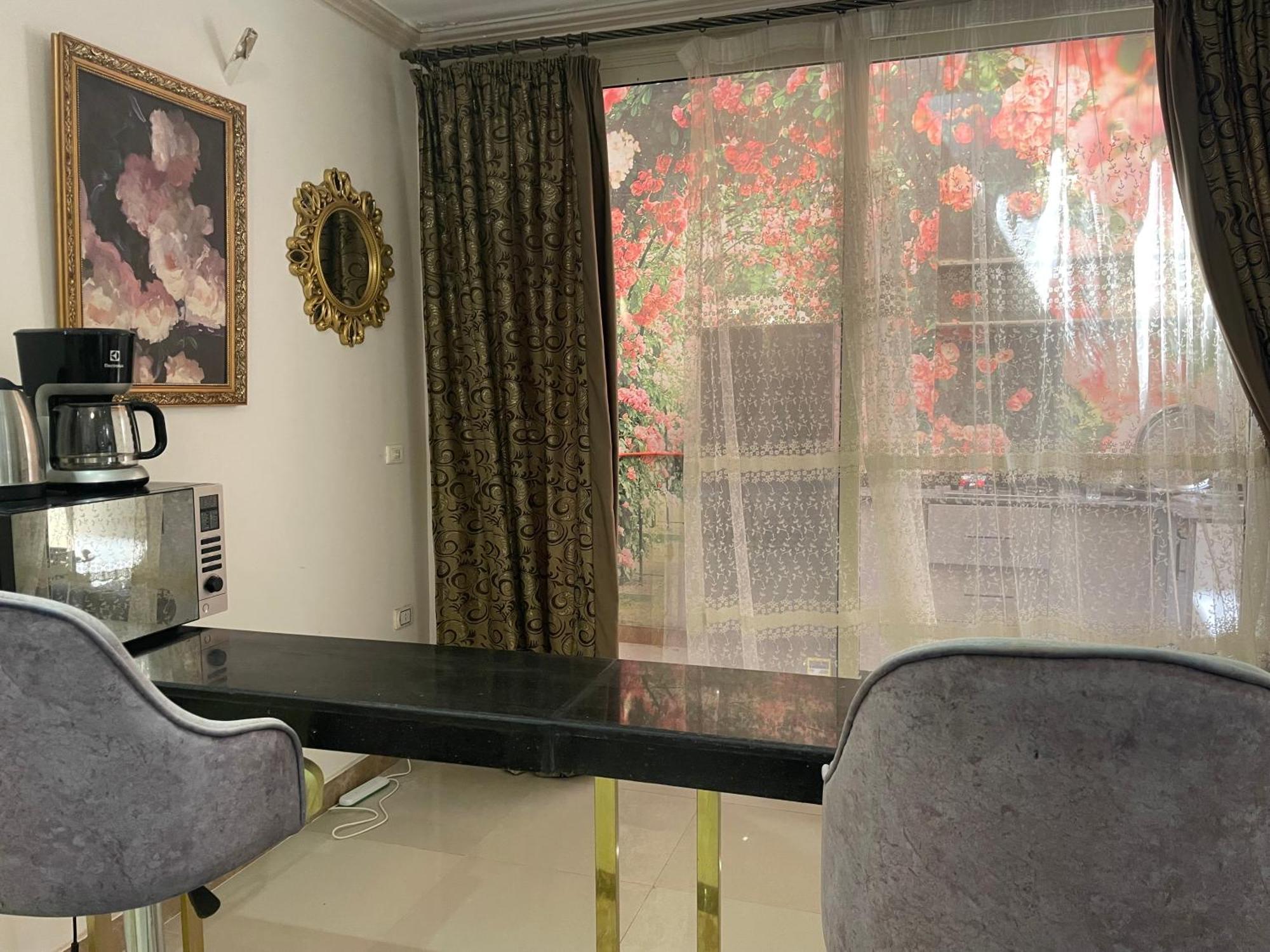 Trio With Coverable Private Pool In Compound Near Mall Of Egypt