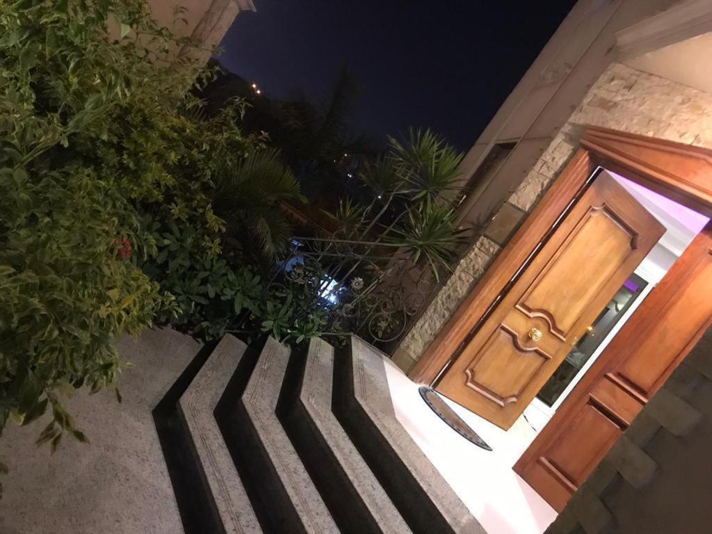 Trio With Coverable Private Pool In Compound Near Mall Of Egypt Vilă *