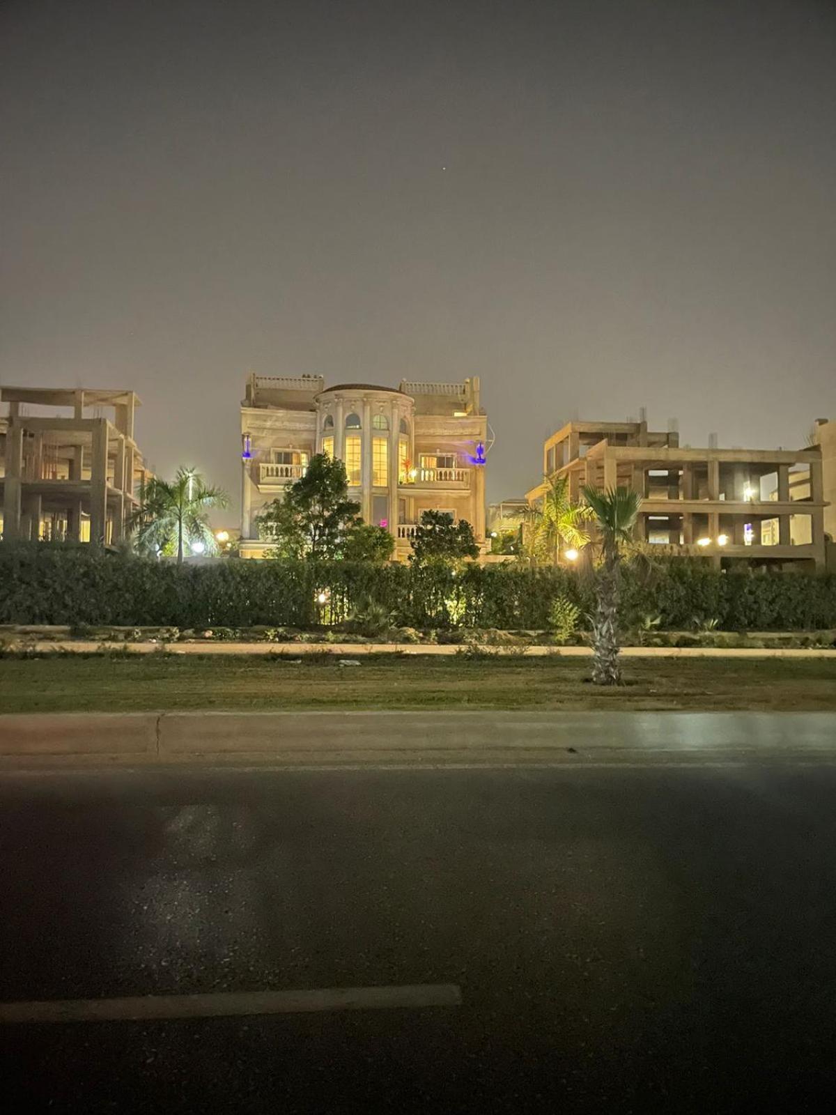 Trio With Coverable Private Pool In Compound Near Mall Of Egypt Sheikh Zayed City
