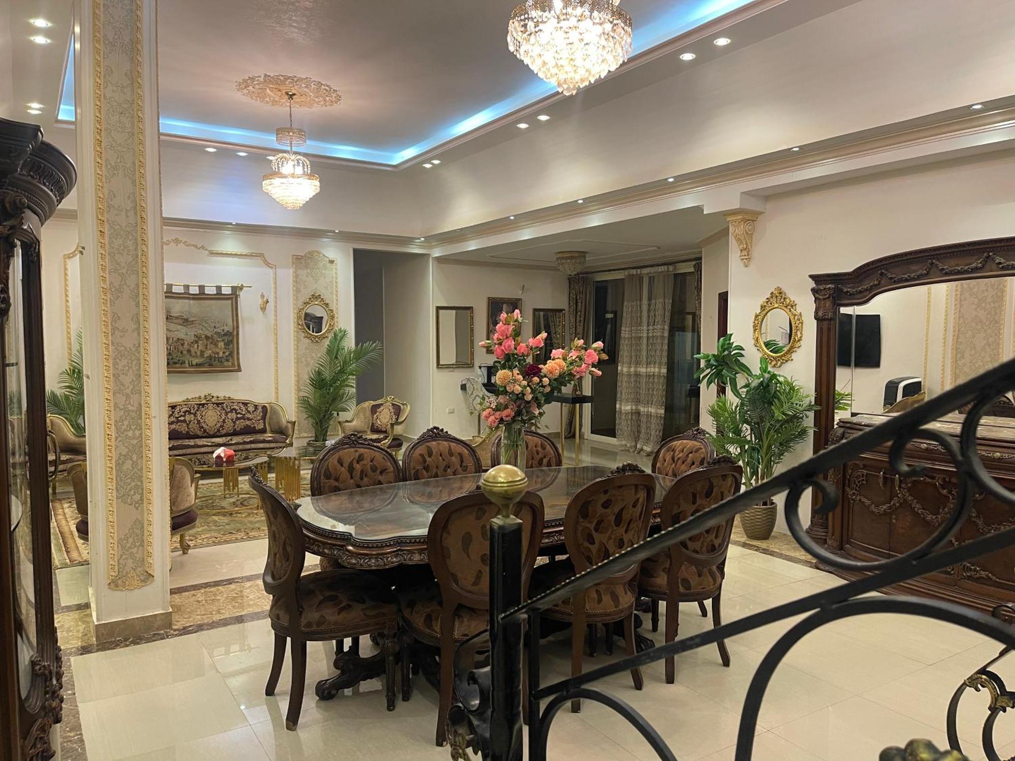 Vilă Trio With Coverable Private Pool In Compound Near Mall Of Egypt *