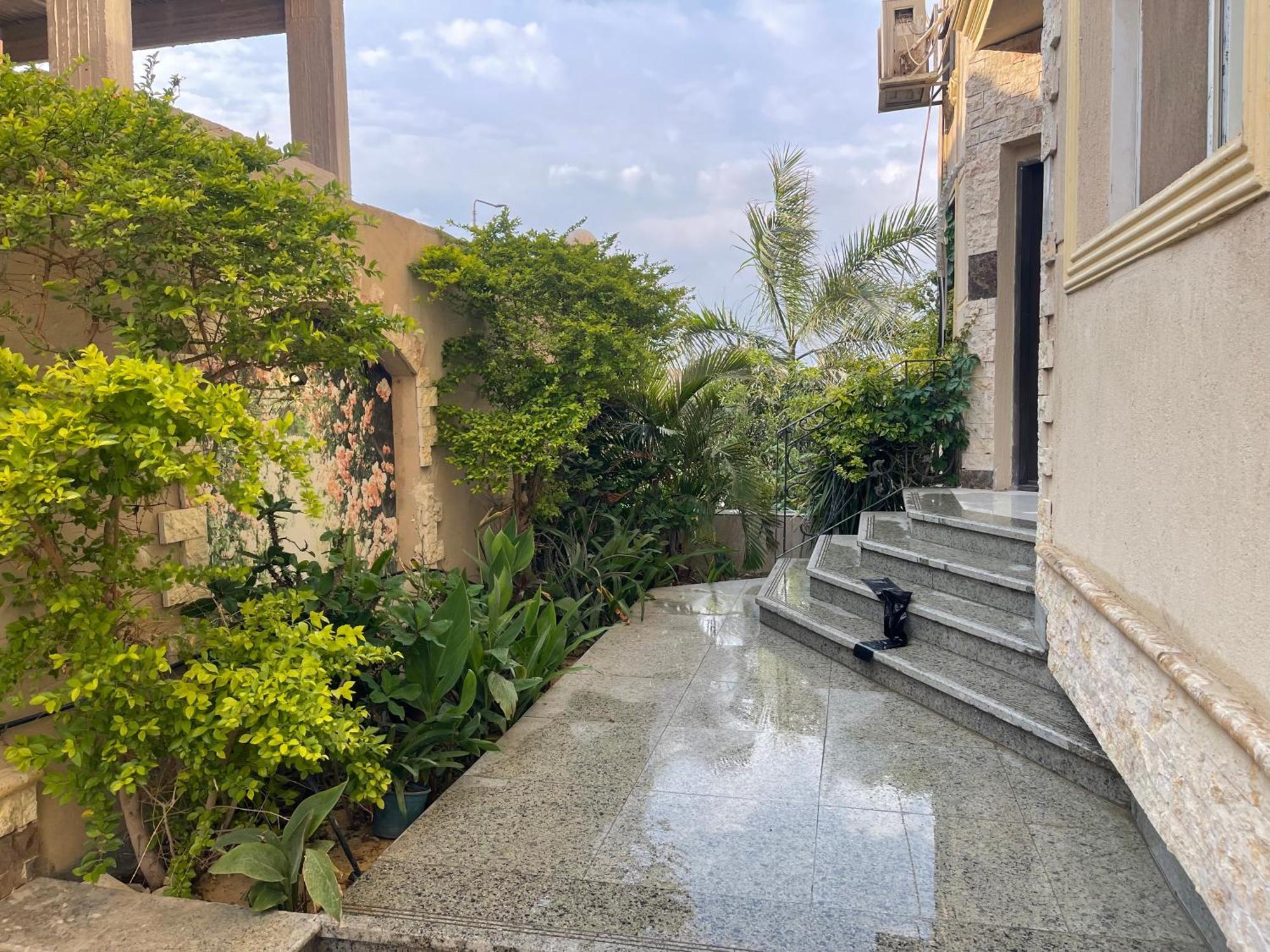 Vilă Trio With Coverable Private Pool In Compound Near Mall Of Egypt *